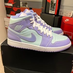 AIR JORDAN 1 MID 💜
